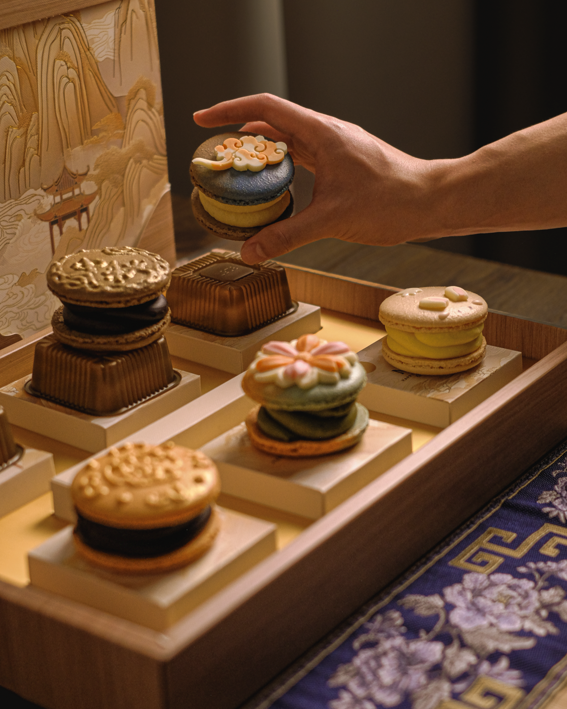 Mooncake Macarons Giftbox