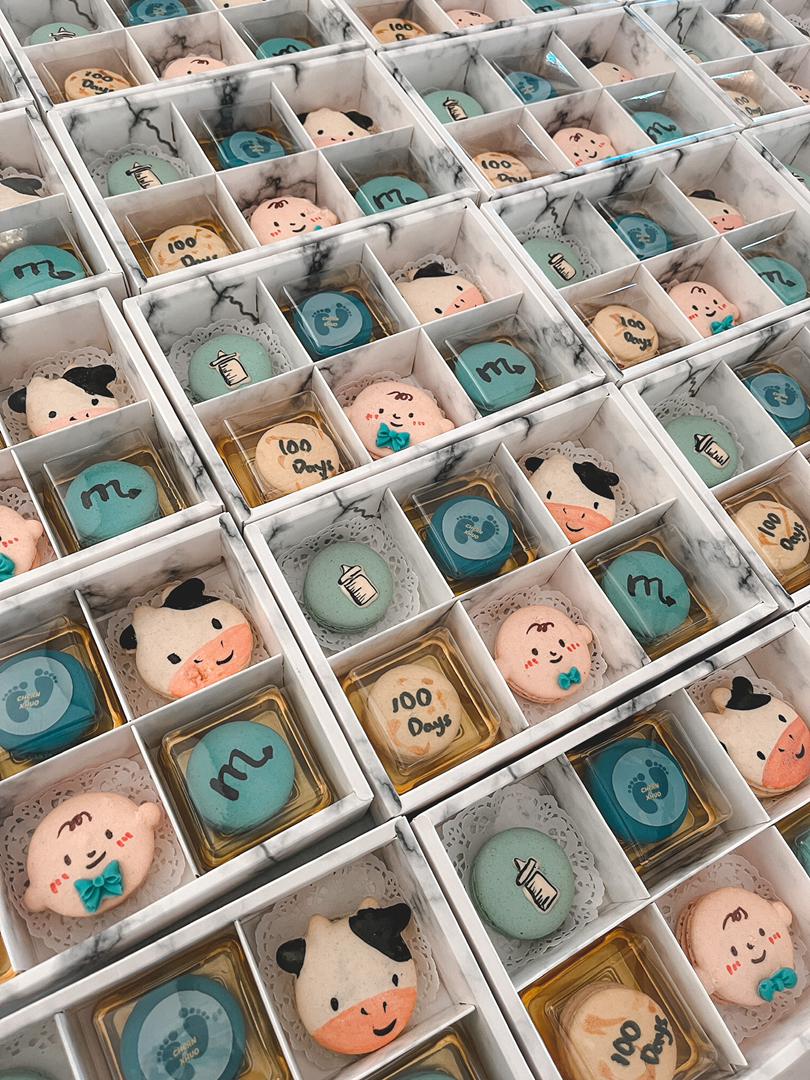 Madcarons - Baby Full Moon and Gender Reveal Macaron door gifts / dessert. Delivery in Kuala Lumpur and Petaling Jaya!